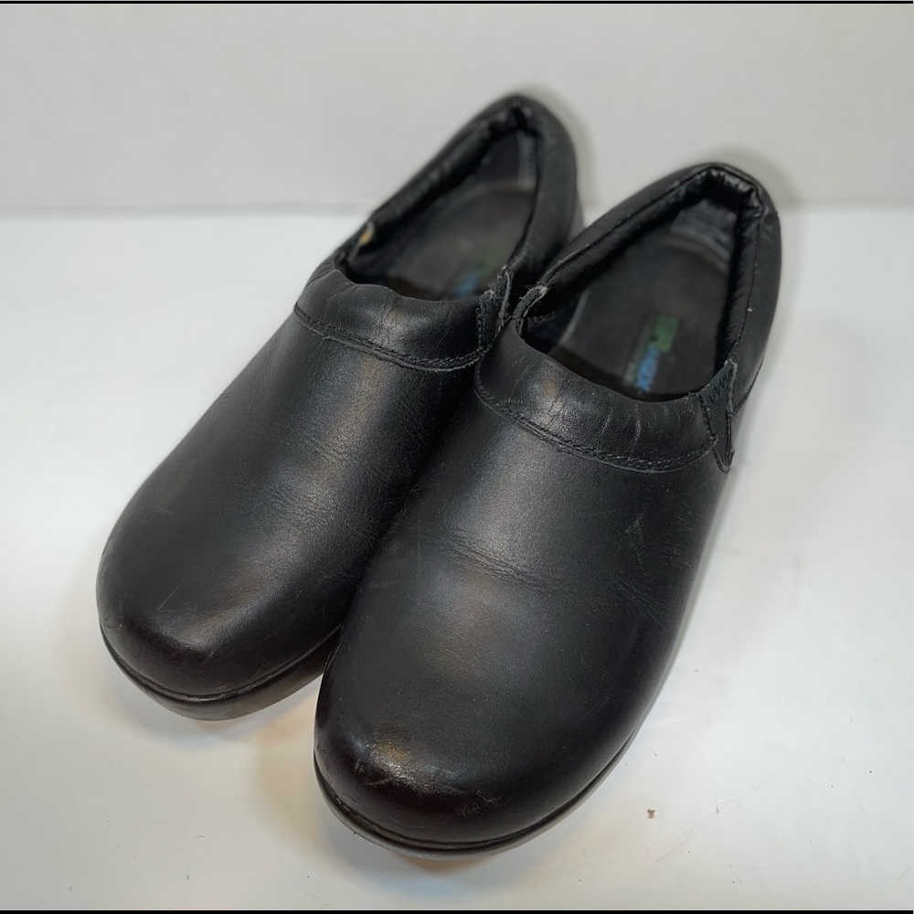 SR Max Women's Leather Slip Resistant Shoes Clogs Work Shoes 8.5 EUC Bla…